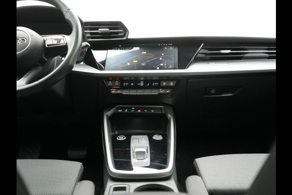 Audi A3 Sportback 40 e-tron Advance Sport PHEV 204pk Dealer O.H. | Panodak | Sportstoelen Verwarmd | Matrix LED | Keyless | Blis | Virtual Cockpit | Navigatie | DAB | Cruise Control | Plug In Hybrid |