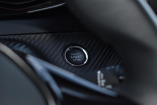 Peugeot 208 1.2 PureTech 100PK Allure Pack | Carplay | Keyless | Adapt. Cruise | 3D Dash | Stoelverw. | Incl. garantie