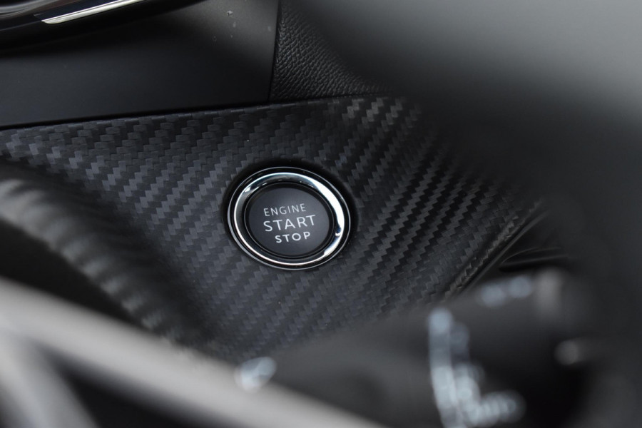 Peugeot 208 1.2 PureTech 100PK Allure Pack | Carplay | Camera | Stoelverw. | Keyless | Incl. garantie