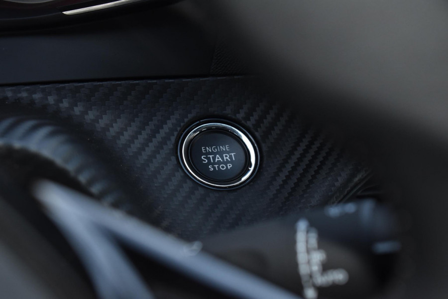 Peugeot 208 1.2 PureTech 100PK Allure Pack | Carplay | Camera | Stoelverw. | Incl. garantie