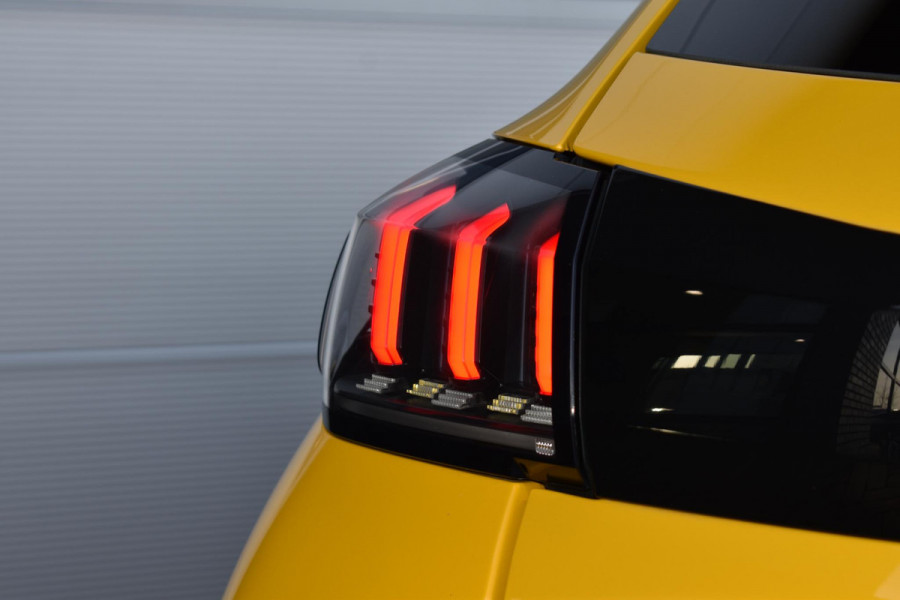 Peugeot 208 1.2 PureTech 100PK Allure Pack | Carplay | Camera | Stoelverw. | Incl. garantie