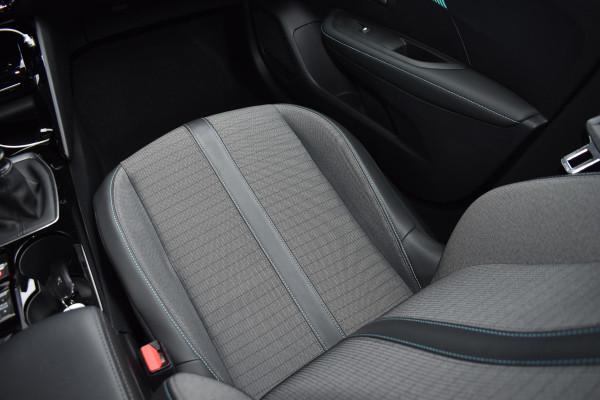 Peugeot 208 1.2 PureTech 100PK Allure Pack | Camera | Carplay | Keyless | Incl. garantie