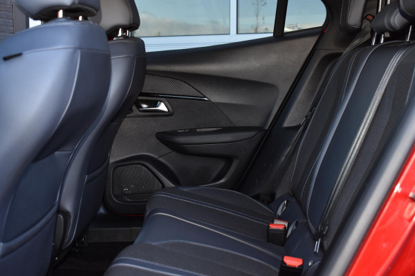 Peugeot 2008 1.2 PureTech 130PK Allure Pack | Carplay | Camera | 3D Dashb. | Stoelverw. | Incl. garantie