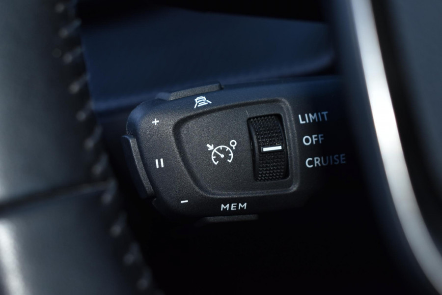 Peugeot 2008 1.2 PureTech 130PK Allure Pack | Carplay | Camera | 3D Dashb. | Stoelverw. | Incl. garantie