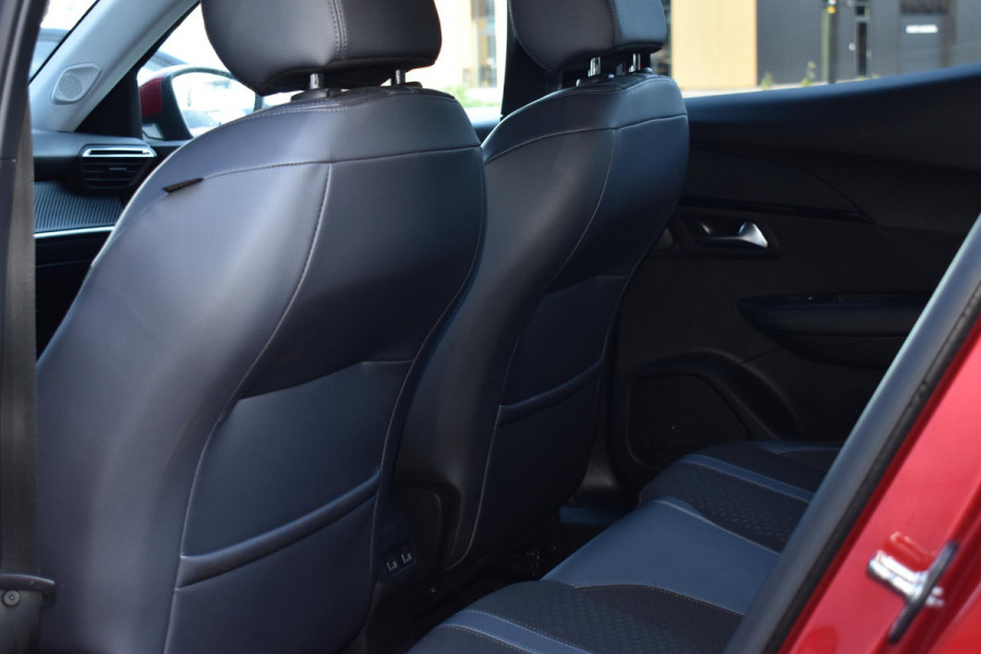 Peugeot 2008 1.2 PureTech 130PK Allure Pack | Carplay | Camera | 3D Dashb. | Stoelverw. | Incl. garantie