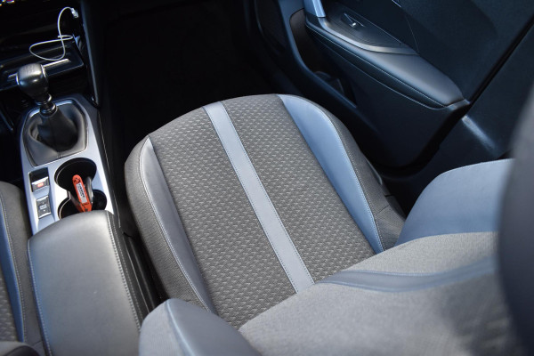 Peugeot 2008 1.2 PureTech 130PK Allure Pack | Carplay | Camera | 3D Dashb. | Stoelverw. | Incl. garantie