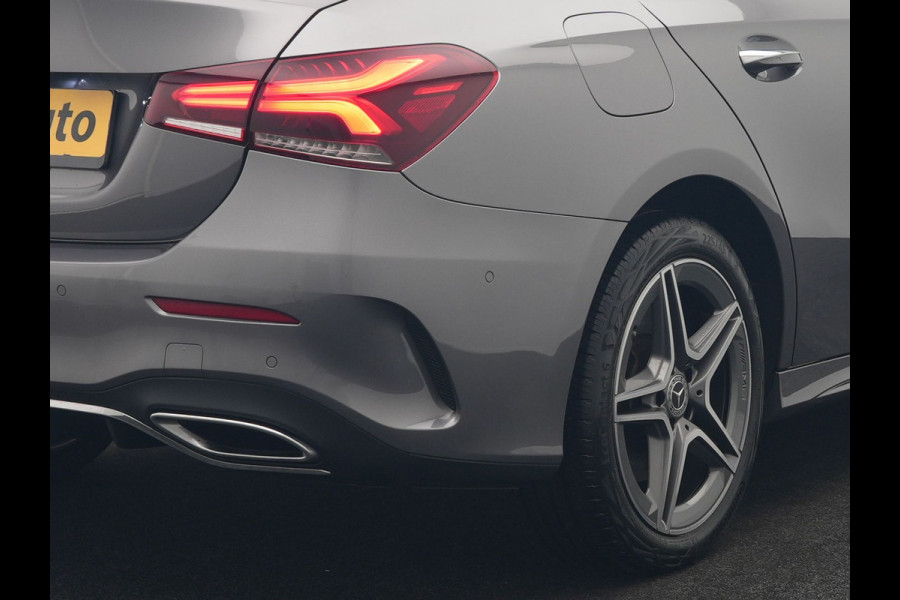Mercedes-Benz A-Klasse 250 e AMG Line PHEV 218pk Dealer O.H. | Adaptive Cruise | Multi Beam LED | Camera | Sfeerverlichting | Lederen Sportstoelen Verwarmd | Widescreen Navi | Apple Carplay | Keyless | Blis | Navigatie | DAB | Plug In Hybrid |