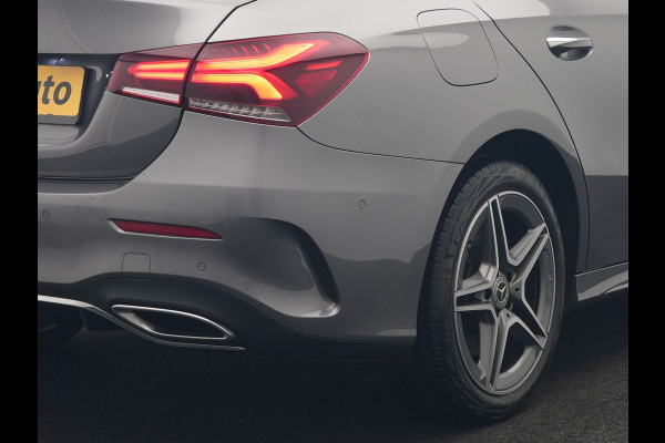 Mercedes-Benz A-Klasse 250 e AMG Line PHEV 218pk Dealer O.H. | Adaptive Cruise | Multi Beam LED | Camera | Sfeerverlichting | Lederen Sportstoelen Verwarmd | Widescreen Navi | Apple Carplay | Keyless | Blis | Navigatie | DAB | Plug In Hybrid |