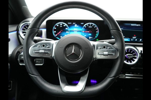 Mercedes-Benz A-Klasse 250 e AMG Line PHEV 218pk Dealer O.H. | Adaptive Cruise | Multi Beam LED | Camera | Sfeerverlichting | Lederen Sportstoelen Verwarmd | Widescreen Navi | Apple Carplay | Keyless | Blis | Navigatie | DAB | Plug In Hybrid |