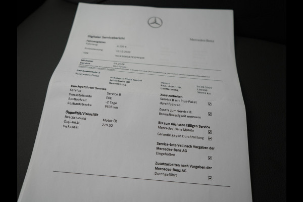 Mercedes-Benz A-Klasse 250 e AMG Line PHEV 218pk Dealer O.H. | Adaptive Cruise | Multi Beam LED | Camera | Sfeerverlichting | Lederen Sportstoelen Verwarmd | Widescreen Navi | Apple Carplay | Keyless | Blis | Navigatie | DAB | Plug In Hybrid |