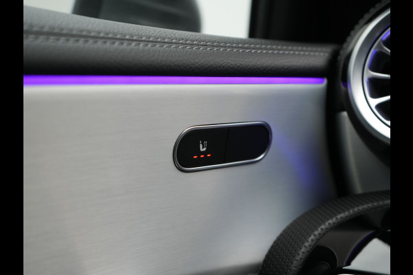 Mercedes-Benz A-Klasse 250 e AMG Line PHEV 218pk Dealer O.H. | Adaptive Cruise | Multi Beam LED | Camera | Sfeerverlichting | Lederen Sportstoelen Verwarmd | Widescreen Navi | Apple Carplay | Keyless | Blis | Navigatie | DAB | Plug In Hybrid |