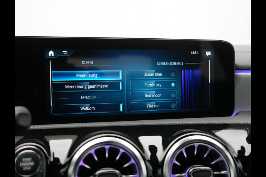 Mercedes-Benz A-Klasse 250 e AMG Line PHEV 218pk Dealer O.H. | Adaptive Cruise | Multi Beam LED | Camera | Sfeerverlichting | Lederen Sportstoelen Verwarmd | Widescreen Navi | Apple Carplay | Keyless | Blis | Navigatie | DAB | Plug In Hybrid |