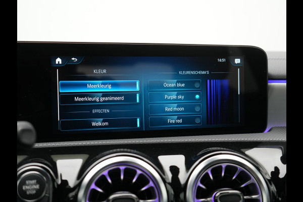 Mercedes-Benz A-Klasse 250 e AMG Line PHEV 218pk Dealer O.H. | Adaptive Cruise | Multi Beam LED | Camera | Sfeerverlichting | Lederen Sportstoelen Verwarmd | Widescreen Navi | Apple Carplay | Keyless | Blis | Navigatie | DAB | Plug In Hybrid |