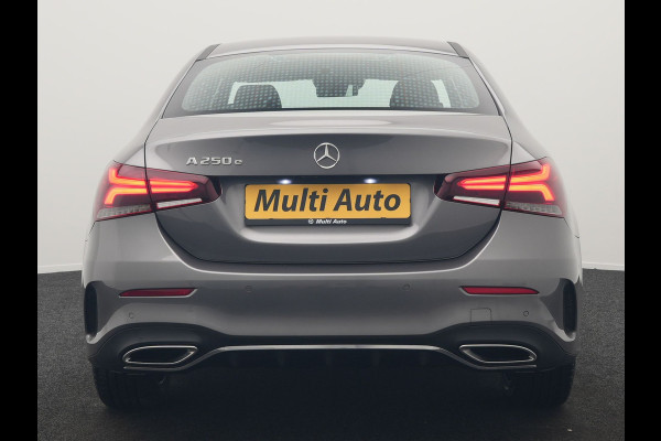 Mercedes-Benz A-Klasse 250 e AMG Line PHEV 218pk Dealer O.H. | Adaptive Cruise | Multi Beam LED | Camera | Sfeerverlichting | Lederen Sportstoelen Verwarmd | Widescreen Navi | Apple Carplay | Keyless | Blis | Navigatie | DAB | Plug In Hybrid |