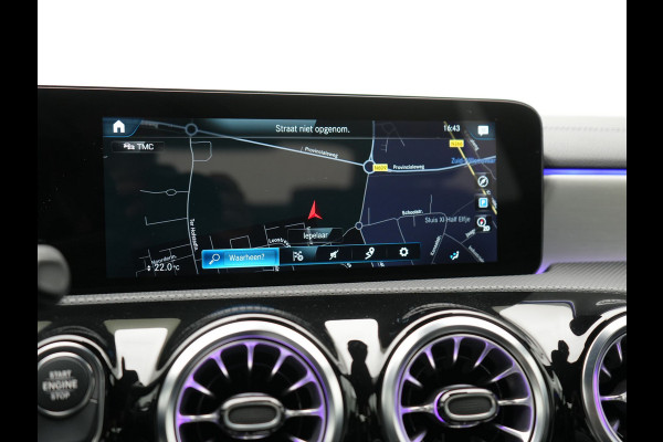 Mercedes-Benz A-Klasse 250 e AMG Line PHEV 218pk Dealer O.H. | Adaptive Cruise | Multi Beam LED | Camera | Sfeerverlichting | Lederen Sportstoelen Verwarmd | Widescreen Navi | Apple Carplay | Keyless | Blis | Navigatie | DAB | Plug In Hybrid |