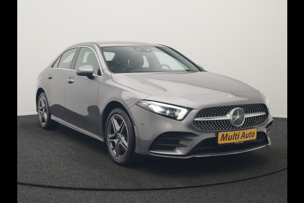 Mercedes-Benz A-Klasse 250 e AMG Line PHEV 218pk Dealer O.H. | Adaptive Cruise | Multi Beam LED | Camera | Sfeerverlichting | Lederen Sportstoelen Verwarmd | Widescreen Navi | Apple Carplay | Keyless | Blis | Navigatie | DAB | Plug In Hybrid |