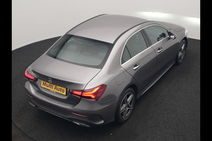 Mercedes-Benz A-Klasse 250 e AMG Line PHEV 218pk Dealer O.H. | Adaptive Cruise | Multi Beam LED | Camera | Sfeerverlichting | Lederen Sportstoelen Verwarmd | Widescreen Navi | Apple Carplay | Keyless | Blis | Navigatie | DAB | Plug In Hybrid |