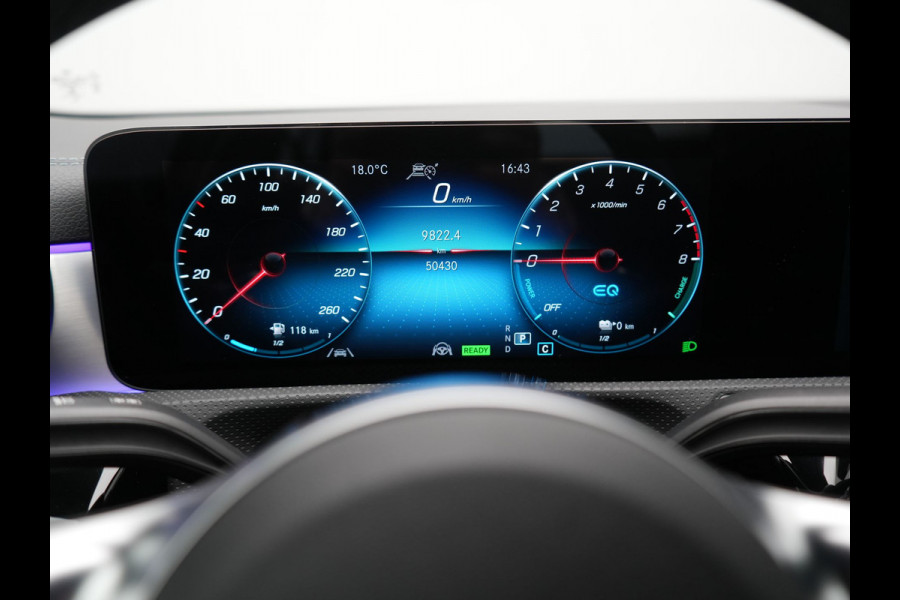Mercedes-Benz A-Klasse 250 e AMG Line PHEV 218pk Dealer O.H. | Adaptive Cruise | Multi Beam LED | Camera | Sfeerverlichting | Lederen Sportstoelen Verwarmd | Widescreen Navi | Apple Carplay | Keyless | Blis | Navigatie | DAB | Plug In Hybrid |