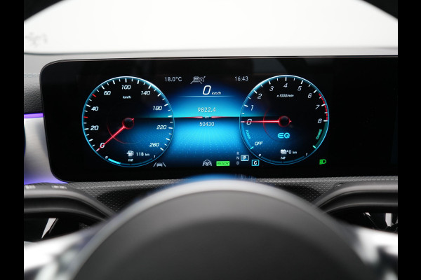 Mercedes-Benz A-Klasse 250 e AMG Line PHEV 218pk Dealer O.H. | Adaptive Cruise | Multi Beam LED | Camera | Sfeerverlichting | Lederen Sportstoelen Verwarmd | Widescreen Navi | Apple Carplay | Keyless | Blis | Navigatie | DAB | Plug In Hybrid |