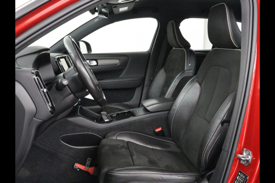 Volvo XC40 Recharge P8 AWD R-Design | SOH 92% | Stoel & stuurverwarming | Trekhaak | Warmtepomp | Leder/Alcantara | Carplay | Navigatie | Adaptive cruise | Keyless | Navigatie