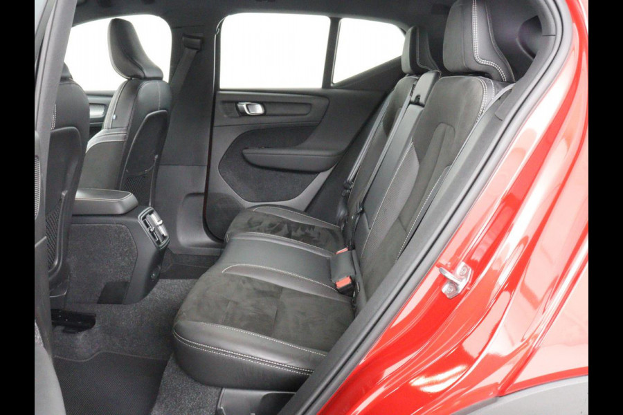 Volvo XC40 Recharge P8 AWD R-Design | SOH 92% | Stoel & stuurverwarming | Trekhaak | Warmtepomp | Leder/Alcantara | Carplay | Navigatie | Adaptive cruise | Keyless | Navigatie