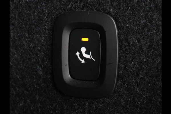 Volvo XC40 Recharge P8 AWD R-Design | SOH 92% | Stoel & stuurverwarming | Trekhaak | Warmtepomp | Leder/Alcantara | Carplay | Navigatie | Adaptive cruise | Keyless | Navigatie