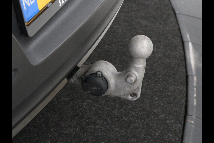 Volvo XC40 Recharge P8 AWD R-Design | SOH 92% | Stoel & stuurverwarming | Trekhaak | Warmtepomp | Leder/Alcantara | Carplay | Navigatie | Adaptive cruise | Keyless | Navigatie