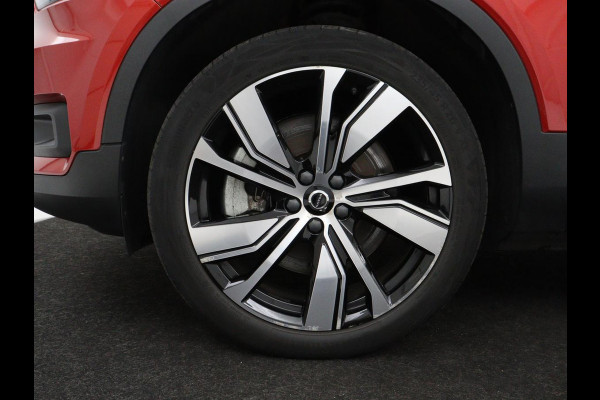 Volvo XC40 Recharge P8 AWD R-Design | SOH 92% | Stoel & stuurverwarming | Trekhaak | Warmtepomp | Leder/Alcantara | Carplay | Navigatie | Adaptive cruise | Keyless | Navigatie