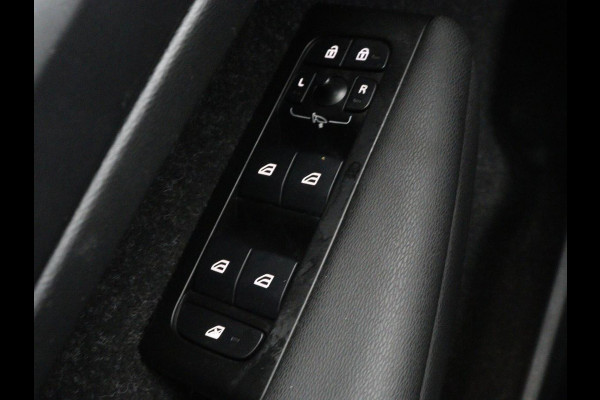 Volvo XC40 Recharge P8 AWD R-Design | SOH 92% | Stoel & stuurverwarming | Trekhaak | Warmtepomp | Leder/Alcantara | Carplay | Navigatie | Adaptive cruise | Keyless | Navigatie