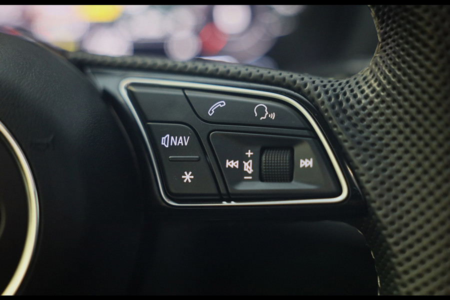 Audi Q2 35 TFSI Edition ONE / AUT / CC / Open Panoramadak / Virtual Cockpit / Lane Assist / Dode Hoek / Navi / Camera / Led / 19 I