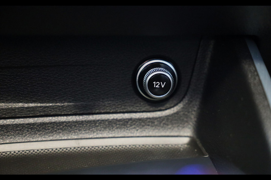 Audi Q2 35 TFSI Edition ONE / AUT / CC / Open Panoramadak / Virtual Cockpit / Lane Assist / Dode Hoek / Navi / Camera / Led / 19 I