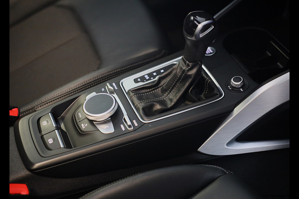 Audi Q2 35 TFSI Edition ONE / AUT / CC / Open Panoramadak / Virtual Cockpit / Lane Assist / Dode Hoek / Navi / Camera / Led / 19 I