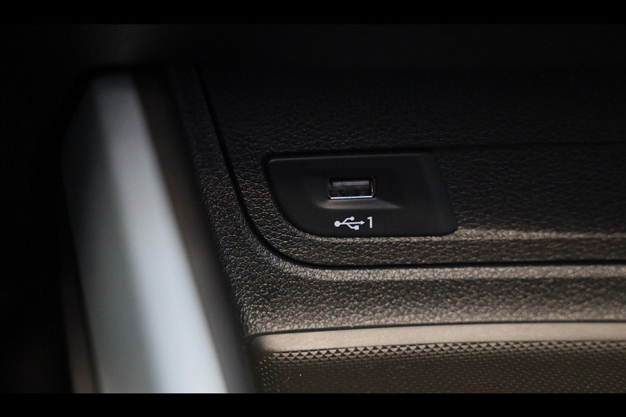 Audi Q2 35 TFSI Edition ONE / AUT / CC / Open Panoramadak / Virtual Cockpit / Lane Assist / Dode Hoek / Navi / Camera / Led / 19 I