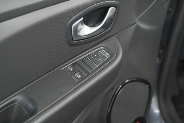 Renault Clio TCe 90 Limited | Camera | Navigatie | Parkeersensoren | Climate Control