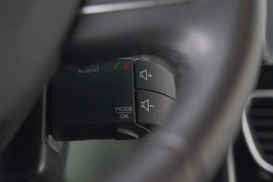 Renault Clio TCe 90 Limited | Camera | Navigatie | Parkeersensoren | Climate Control