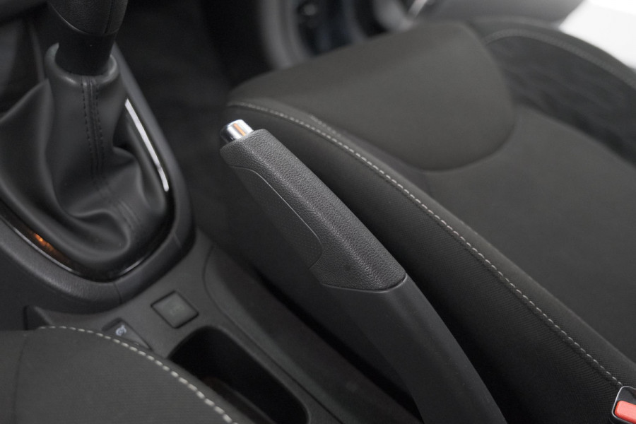 Renault Clio TCe 90 Limited | Camera | Navigatie | Parkeersensoren | Climate Control