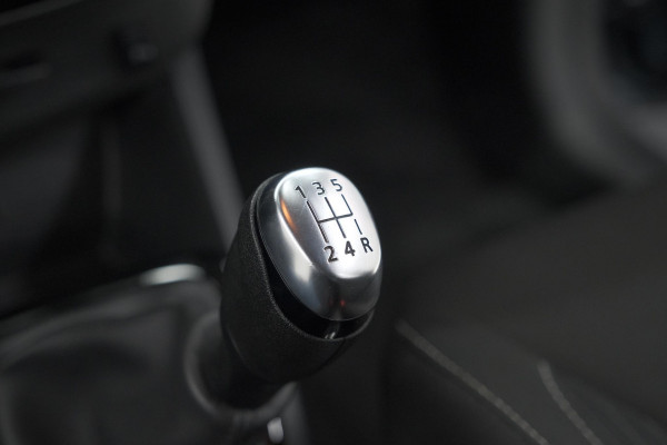 Renault Clio TCe 90 Limited | Camera | Navigatie | Parkeersensoren | Climate Control