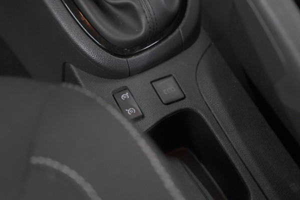 Renault Clio TCe 90 Limited | Camera | Navigatie | Parkeersensoren | Climate Control
