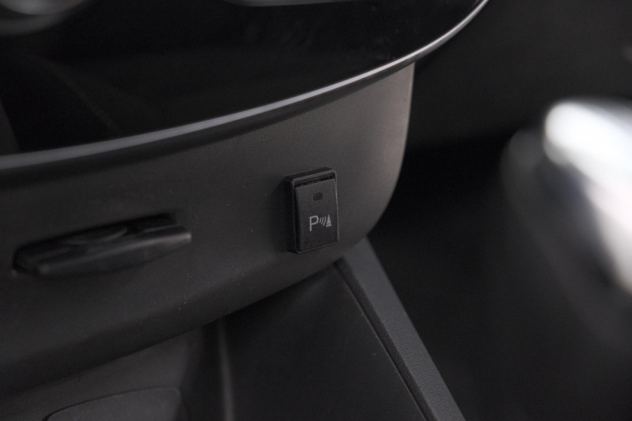 Renault Clio TCe 90 Limited | Camera | Navigatie | Parkeersensoren | Climate Control