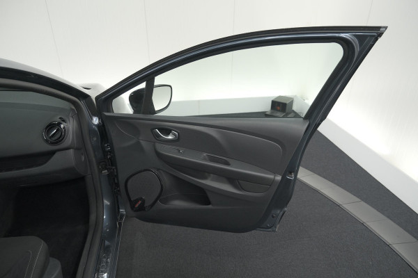 Renault Clio TCe 90 Limited | Camera | Navigatie | Parkeersensoren | Climate Control