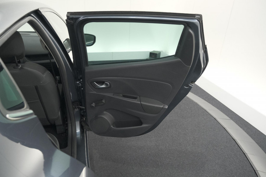 Renault Clio TCe 90 Limited | Camera | Navigatie | Parkeersensoren | Climate Control