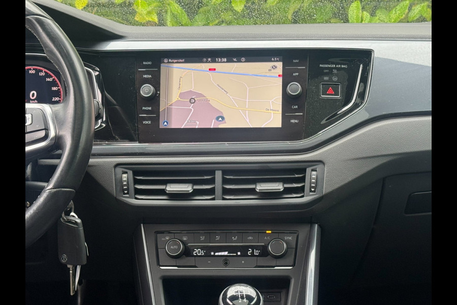Volkswagen Polo 1.0 TSI HIGHLINE R-LINE PANORAMA LED VIRTUAL CARPLAY VOL OPTIES NAP NEDERLANDSE AUTO