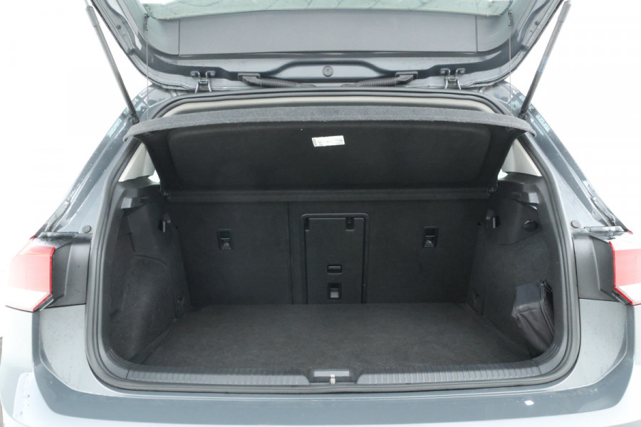 Volkswagen Golf 1.0 TSI Life 5 Deurs hb, Navigatie, Airco,