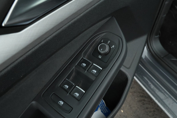 Volkswagen Golf 1.0 TSI Life 5 Deurs hb, Navigatie, Airco,