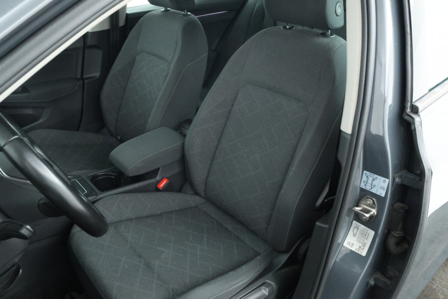 Volkswagen Golf 1.0 TSI Life 5 Deurs hb, Navigatie, Airco,