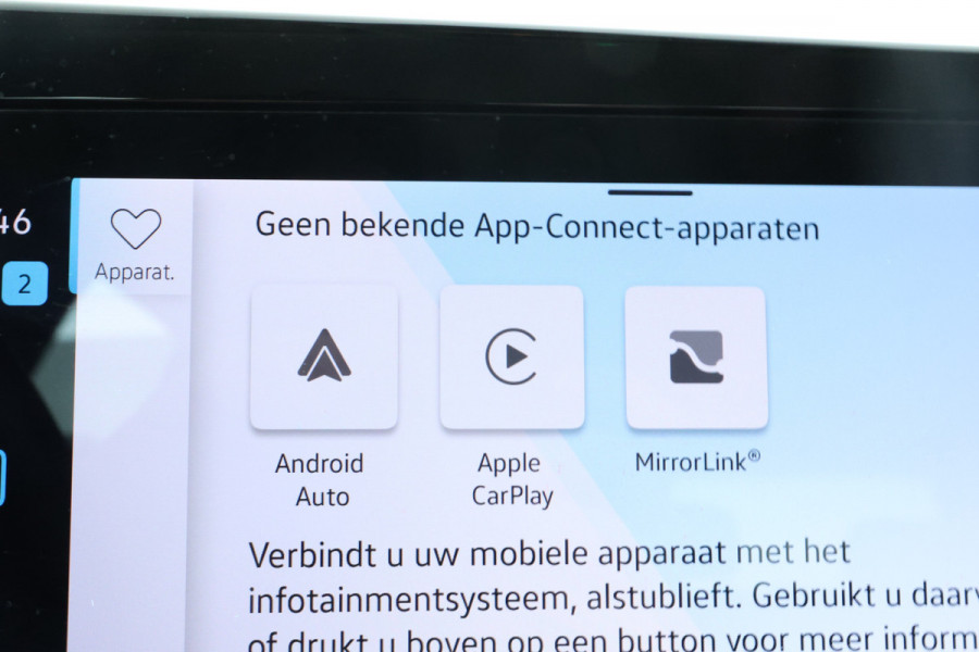 Volkswagen Golf 1.0 TSI Life 5 Deurs hb, Navigatie, Airco,