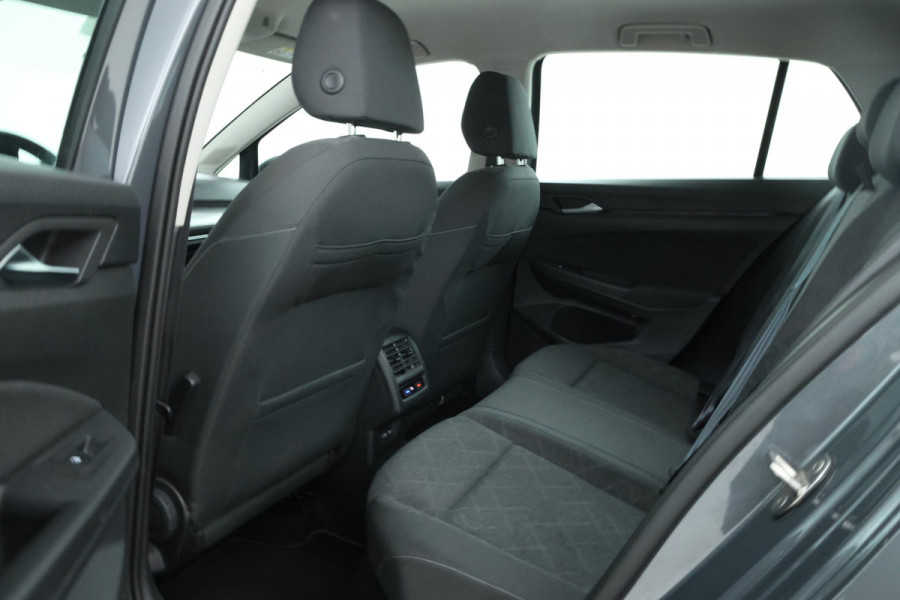 Volkswagen Golf 1.0 TSI Life 5 Deurs hb, Navigatie, Airco,