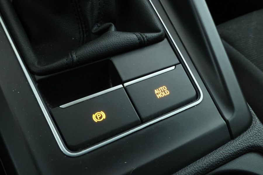 Volkswagen Golf 1.0 TSI Life 5 Deurs hb, Navigatie, Airco,