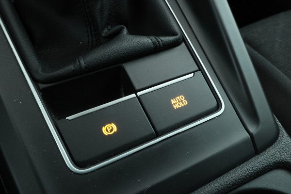 Volkswagen Golf 1.0 TSI Life 5 Deurs hb, Navigatie, Airco,