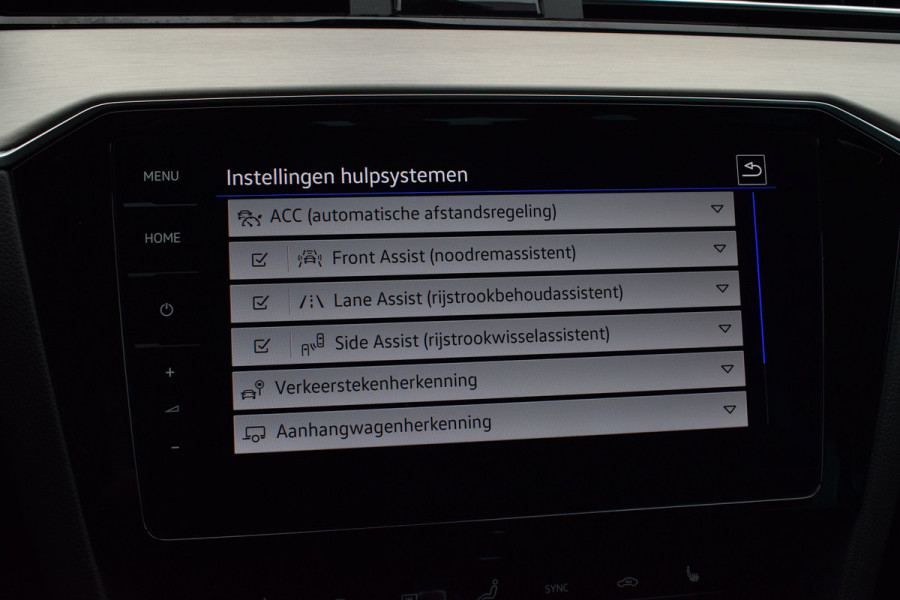 Volkswagen Passat 1.5 TSI 150pk DSG R-Line | Pano | Trekhaak | 360 camera